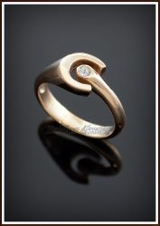 Arany nyitott köves patkó gyűrű / briliánssal is rendelhető